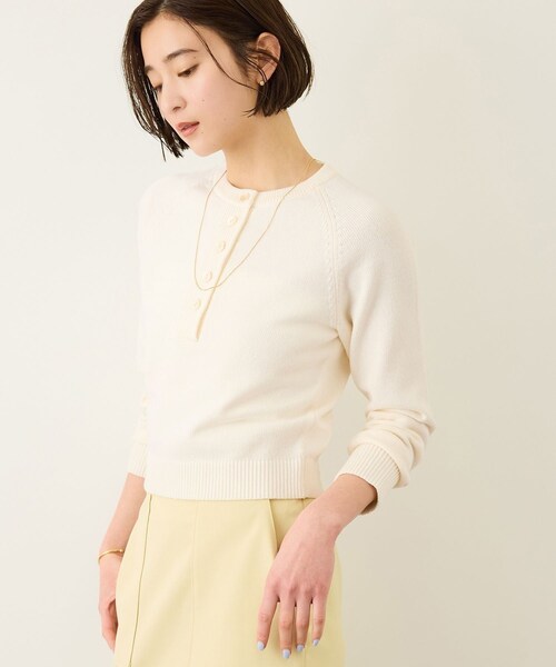 ROPE'（ロペ）の「ヘンリーネックラグランスリーブニットプルオーバー/イージーケア（ニット/セーター・レディース・ホワイト/ネイビー/レッド・F）」の3枚目の写真