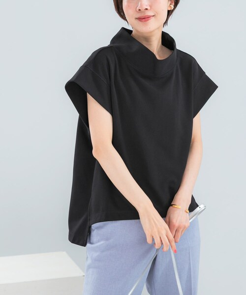 URBAN RESEARCH ROSSO（アーバンリサーチロッソ）の「ELENDEEK　OFF NECK CUT AND SEWN（Tシャツ/カットソー・レディース・O.WHT/BLK/BRN・Free）」の2枚目の写真