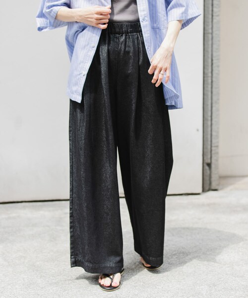 URBAN RESEARCH DOORS（アーバンリサーチドアーズ）の「FORK&SPOON　セルロースデニムワイドパンツ（デニムパンツ・レディース・BLACK/BLUE・1/2）」の4枚目の写真