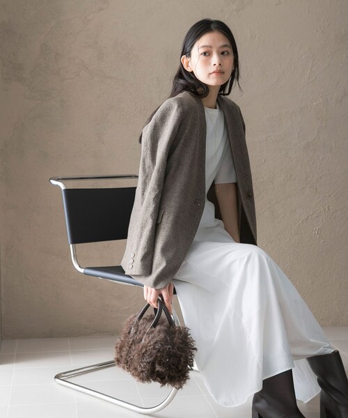 URBAN RESEARCH ROSSO（アーバンリサーチロッソ）の「シルクネップVネックジャケット（ノーカラージャケット・レディース・BLACK/BROWN・36/38）」の21枚目の写真
