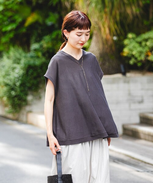 URBAN RESEARCH（アーバンリサーチ）の「『UVカット』2WAYフレンチスリーブニット（ニット/セーター・レディース・OFF/BEIGE/CHARCOAL/NAVY・FREE）」の14枚目の写真