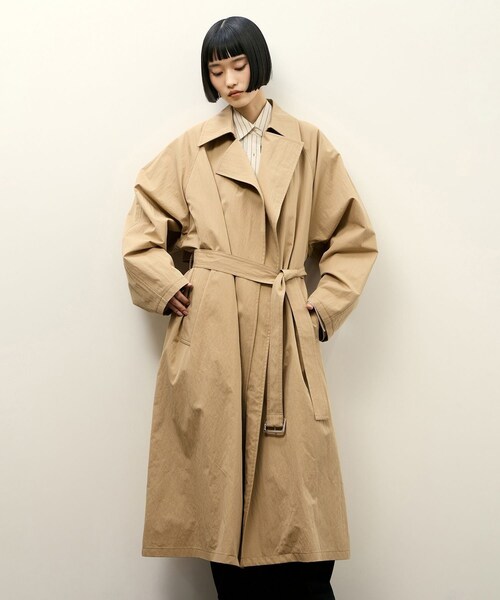 ADAM ET ROPE'（アダムエロペ）の「リラックスライトトレンチコート（トレンチコート・レディース・オフホワイト/ベージュ・36/38）」の4枚目の写真
