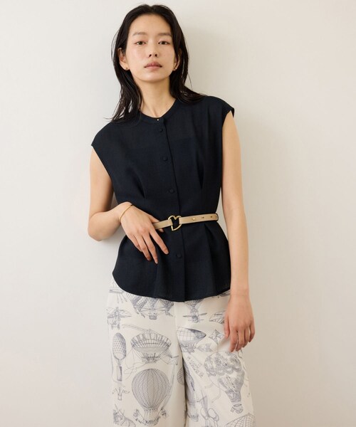 ROPE'(ロペ)の「カラミ織りタックナロースタンドブラウス/セットアップ対応・イージーケア(シャツ/ブラウス・レディース・ブラック系/ネイビー・36/38)」の17枚目の写真