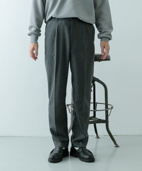ITEMS URBANRESEARCH(アイテムズ アーバンリサーチ)の「ガンクラブチェック テーパードパンツ(その他パンツ・メンズ・BLK/BEG/BRN・M/L)」の15枚目の写真