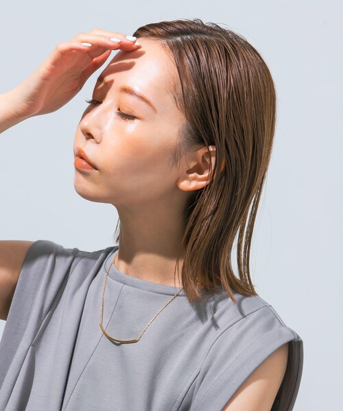 URBAN RESEARCH ROSSO（アーバンリサーチロッソ）の「Curvy line necklace（ネックレス・レディース・GOLD・Free）」の4枚目の写真
