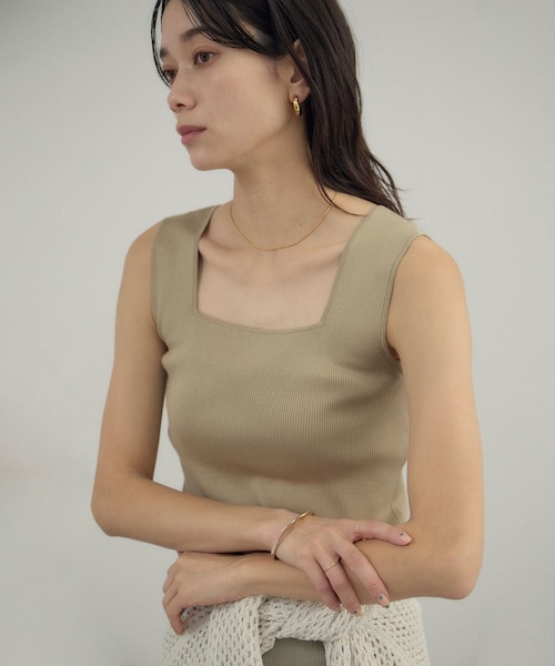 ADAM ET ROPE'（アダムエロペ）の「シルクリブタンクトップ（タンクトップ・レディース・ブラック/オフホワイト/ベージュ・F）」の3枚目の写真