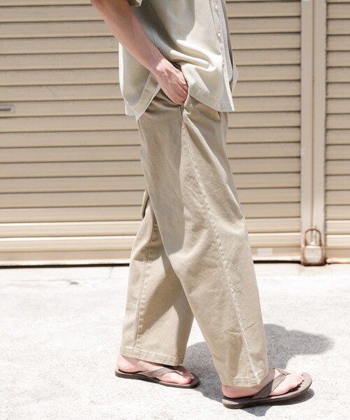 URBAN RESEARCH DOORS（アーバンリサーチドアーズ）の「FORK&SPOON　フレンチドリルピグメントチノパンツ（チノパンツ・メンズ・BEIGE/INKBLACK・4/5）」の15枚目の写真