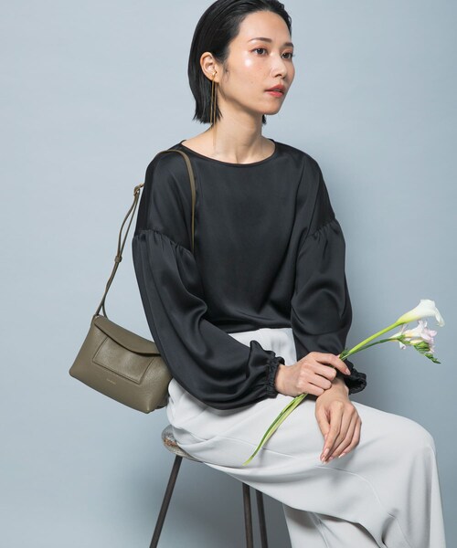 URBAN RESEARCH ROSSO（アーバンリサーチロッソ）の「ハンマーサテンギャザーブラウス（シャツ/ブラウス・レディース・WHITE/BLACK・Free）」の7枚目の写真