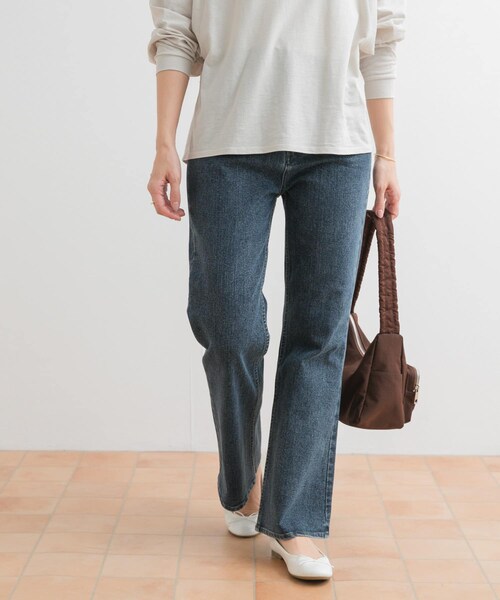 URBAN RESEARCH DOORS（アーバンリサーチドアーズ）の「ストレッチフレアデニムパンツ（デニムパンツ・レディース・INDIGO/L/INDIGO・S/M）」の10枚目の写真