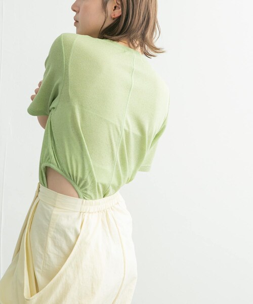 KBF(ケイビーエフ)の「サイドオープンカットソー(Tシャツ/カットソー・レディース・BLUE/L.GREEN/BROWN・one)」の2枚目の写真