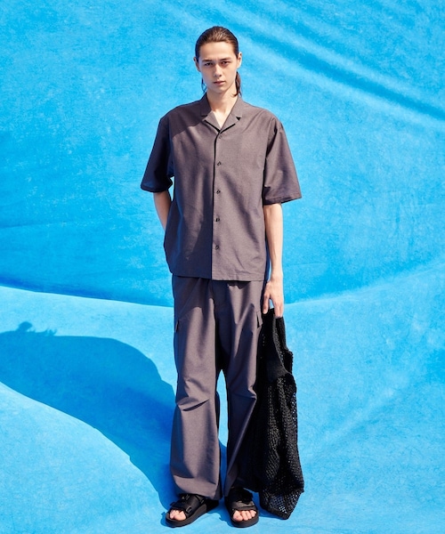 ADAM ET ROPE'（アダムエロペ）の「【ACT/アクト】超軽量 ワイド イージー カーゴパンツ / 速乾 / ストレッチ / イージーケア（カーゴパンツ・メンズ・ブラック/チャコール・L/M）」の11枚目の写真