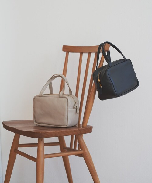 URBAN RESEARCH DOORS(アーバンリサーチドアーズ)の「レザーボストンバッグ(ボストンバッグ・レディース・BLACK/GREIGE・one)」の8枚目の写真