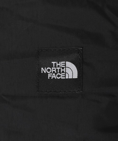 URBAN RESEARCH Sonny Label（アーバンリサーチサニーレーベル）の「THE NORTH FACE　Nuptse Muffler（マフラー・メンズ・ブラック/アスファルトグレー/フォレストフロア・one）」の8枚目の写真