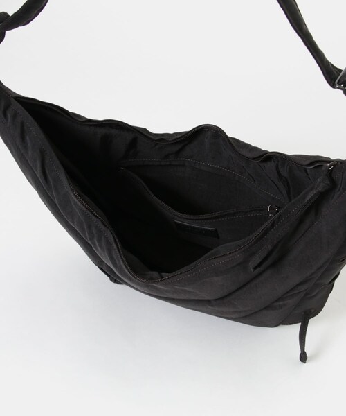 URBAN RESEARCH（アーバンリサーチ）の「LEMAIRE　MEDIUM SOFT GAME BAG（クラッチバッグ・レディース・CHOCOLATE・-）」の7枚目の写真