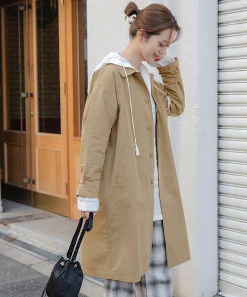 URBAN RESEARCH DOORS（アーバンリサーチドアーズ）の「塩縮コットンステンカラーコート（ステンカラーコート・レディース・LIGHT GRAY/BEIGE・M）」の21枚目の写真