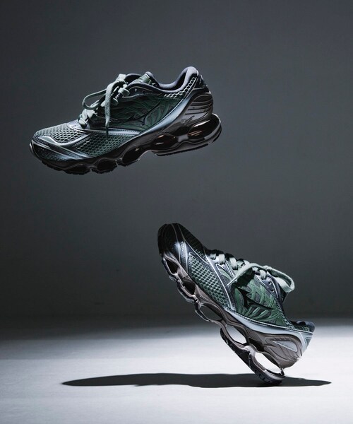 URBAN RESEARCH（アーバンリサーチ）の「Mizuno　WAVE PROPHECY LS（スニーカー・メンズ・GRN/BLK・26/26.5/27/27.5/28/28.5/29）」の3枚目の写真
