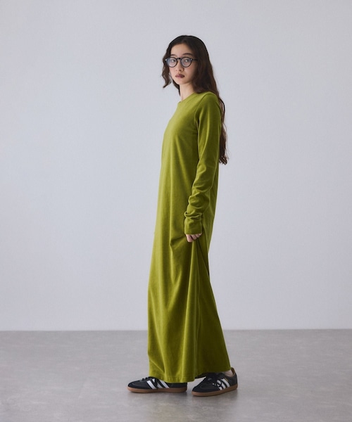 ADAM ET ROPE'（アダムエロペ）の「ベロア BOTANICAL DYED DRESS（ワンピース・レディース・オリーブ/ネイビー/ピンク・1/2）」の12枚目の写真