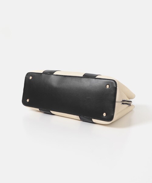 RODE SKO（ロデスコ）の「『別注』AJUGA×RODESKO　ロゴリボン付ビッグトート（トートバッグ・レディース・IVORYxBLK/OFFxCAMEL・One）」の6枚目の写真