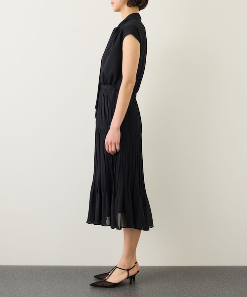 ROPE'(ロペ)の「ジョーゼットフレンチスリーブプリーツワンピース/26SS(ワンピース・レディース・ネイビー・36/38)」の12枚目の写真