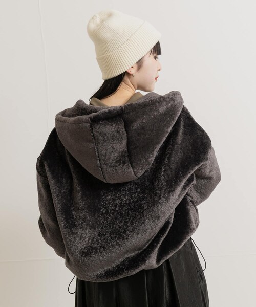 THE GOODLAND MARKET（ザグッドランドマーケット）の「『別注』MIDIUMISOLID×TGM　boa blouson（ブルゾン・レディース・white/gray・FREE）」の12枚目の写真