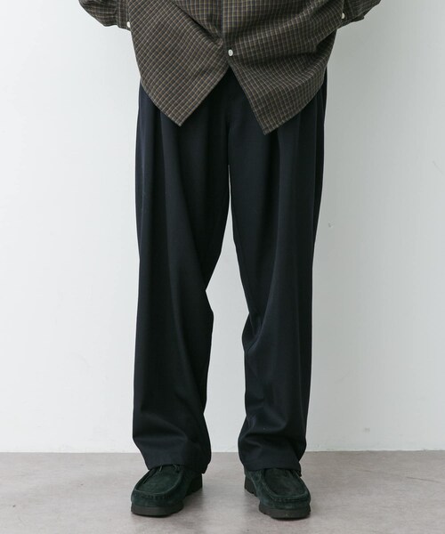 URBAN RESEARCH DOORS（アーバンリサーチドアーズ）の「awasa　ウールギャバジン オーバーパンツ（その他パンツ・メンズ・GRAY/NAVY・2/3）」の2枚目の写真