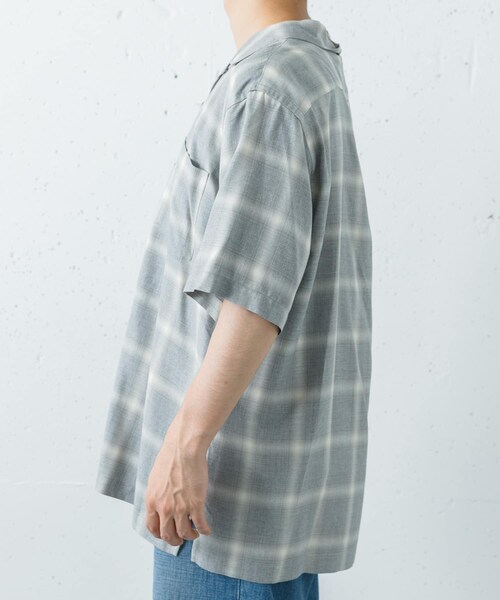 URBAN RESEARCH(アーバンリサーチ)の「COTTON PAN SOHOオンブレシャツショートスリーブ(シャツ/ブラウス・メンズ・GRAY/RED×BLK・2/3)」の6枚目の写真