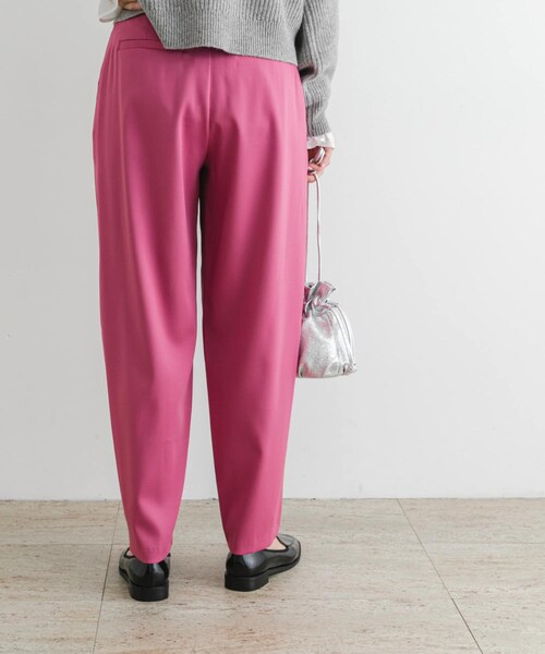 URBAN RESEARCH ROSSO（アーバンリサーチロッソ）の「F by ROSSO　サテンストレッチカーブフォルムパンツ（その他パンツ・レディース・PINK/OFF WHITE・36/38）」の13枚目の写真