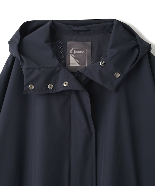 ROPE'（ロペ）の「【WEB限定/一部店舗限定】【HERNO(ヘルノ)】ゴアテックス パックライトシェル フーデットコート（マウンテンパーカー・レディース・グレー/ネイビー・M/S）」の21枚目の写真