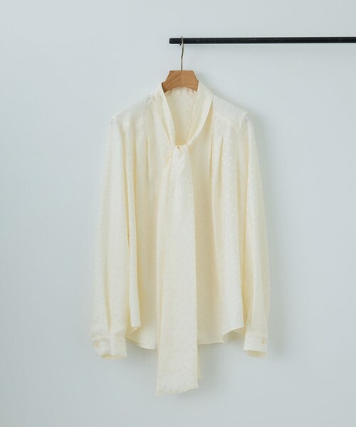 ROPE'（ロペ）の「2WAYドットジャガードボウタイブラウス/イージーケア（シャツ/ブラウス・レディース・ブラック/オフホワイト・F）」の2枚目の写真