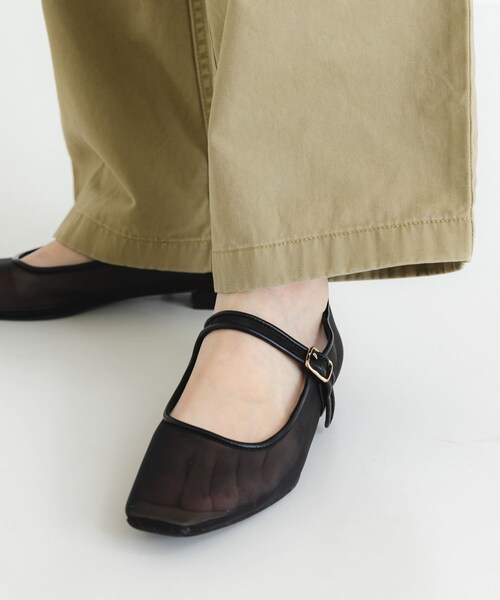 URBAN RESEARCH(アーバンリサーチ)の「シアーメリージェーンフラットシューズ(パンプス・レディース・BLACK/BEIGE・23.5/24/24.5/25)」の4枚目の写真