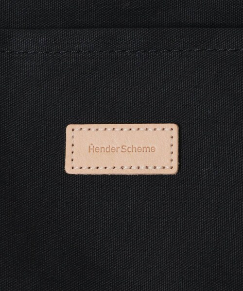 URBAN RESEARCH(アーバンリサーチ)の「Hender Scheme FLAP SHOULDER SMALL(ショルダーバッグ・メンズ・Black/Beige/Khaki・Free)」の9枚目の写真