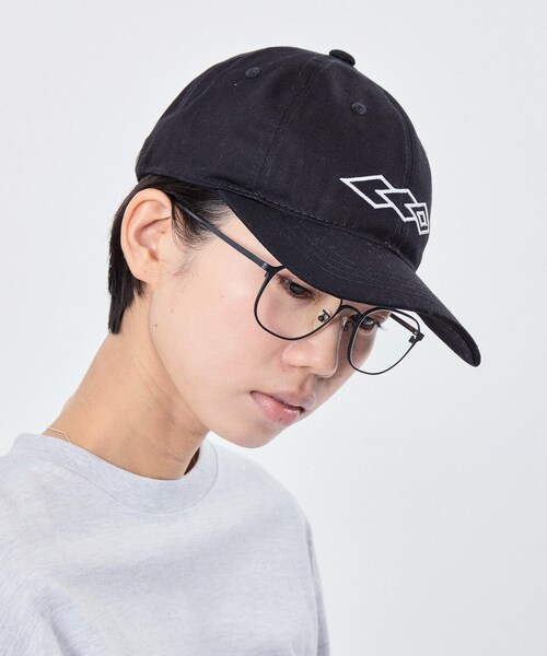 ADAM ET ROPE'（アダムエロペ）の「UMBRO×BELPER×M_24SS COTTON CAP（キャップ・レディース・ブラック/ベージュ系/ネイビー・F）」の5枚目の写真