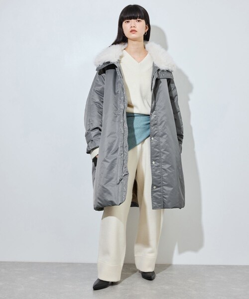 ADAM ET ROPE'(アダムエロペ)の「【upper hights for ADAM ET ROPE'】別注 THE U-BENCH COAT(ナイロンジャケット・レディース・ブラック/グレー・F)」の2枚目の写真