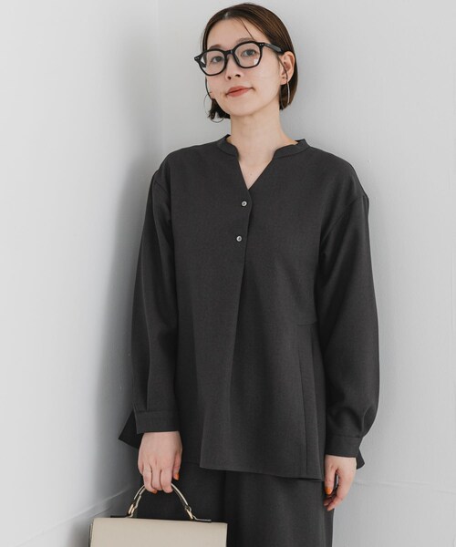 URBAN RESEARCH ROSSO（アーバンリサーチロッソ）の「『UR TECH SMOOTHLUXE』F by ROSSO　サイドペプラムブラウス（シャツ/ブラウス・レディース・BEIGE/C/GRAY/BLACK・Free）」の15枚目の写真