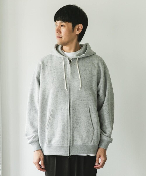 URBAN RESEARCH DOORS(アーバンリサーチドアーズ)の「commpost 反毛裏毛ジップフーディ(パーカー・メンズ・TOP GRAY・M/L/XL)」の11枚目の写真