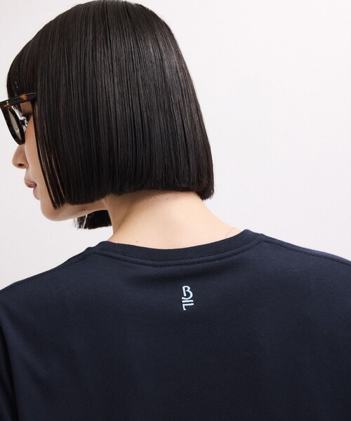 ADAM ET ROPE'(アダムエロペ)の「【WEB限定】クリーンタッチコットン刺しゅうロゴT(Tシャツ/カットソー・レディース・ホワイト/ダークブラウン/ネイビー/ピンク系・F)」の22枚目の写真