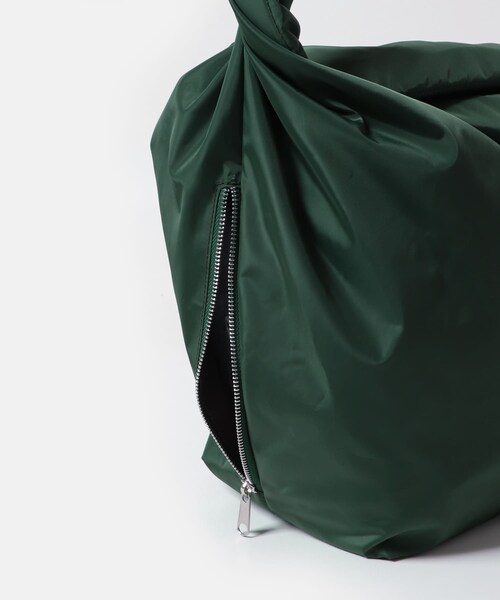 RODE SKO（ロデスコ）の「撥水ビッグボディバッグ（ショルダーバッグ・メンズ・BLACK/GREEN・one）」の22枚目の写真