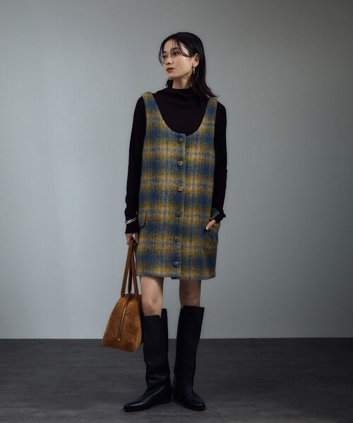 ADAM ET ROPE'(アダムエロペ)の「【EC限定】スウェードライクソフトミドルボストン(ボストンバッグ・レディース・キャメル/カーキ・F)」の10枚目の写真