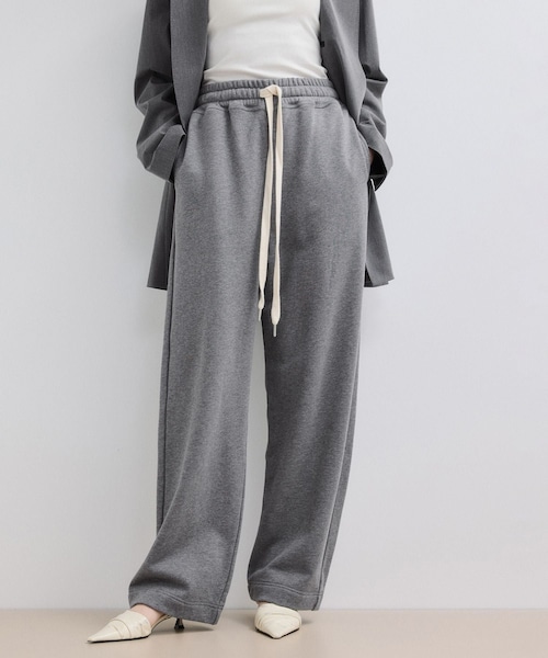 ADAM ET ROPE'(アダムエロペ)の「【WEB限定】ワイドスウェットパンツ(その他パンツ・レディース・チャコール/キナリ系・34/36/38)」の11枚目の写真