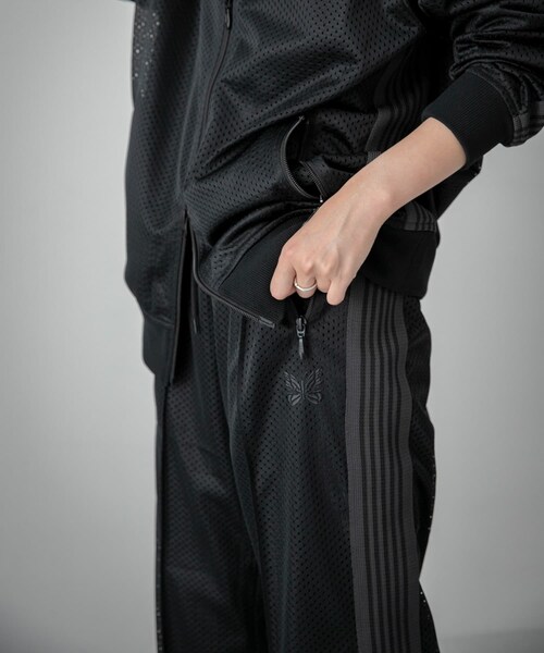 URBAN RESEARCH（アーバンリサーチ）の「『別注』Needles×URBS　Track Jacket-Poly Mesh（ブルゾン・メンズ・BLKxPPL/BLKxBLK・S/M/L/XL）」の14枚目の写真