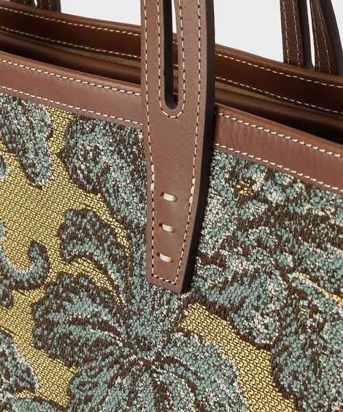 ROPE'(ロペ)の「【A VACATION(ア ヴァケーション)】TUNK BROQUE FLW|トートバック(トートバッグ・レディース・キャメル・F)」の7枚目の写真