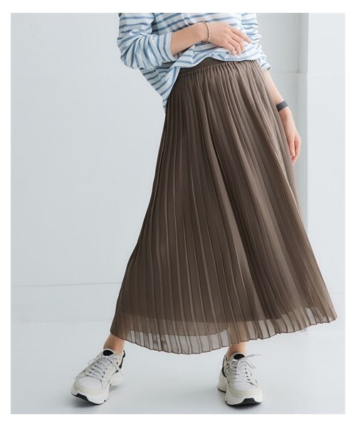 nissen（ニッセン）の「シフォンプリーツロングスカート＜大きいサイズ有＞（スカート・レディース・黒/モカ/サックスグレー/黒系ドット/ロイヤルブルー/チェック/イエロー・S/M/L/LL/3L/4L/5L/6L/8L/10L）」の4枚目の写真