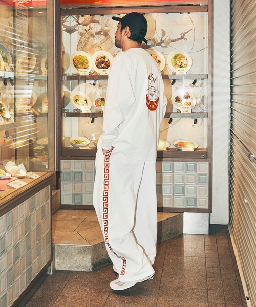 URBAN RESEARCH(アーバンリサーチ)の「551蓬莱×UR SWEAT PANTS(スウェットパンツ・メンズ・OFF/TOP GRAY/BLACK・M/L)」の11枚目の写真