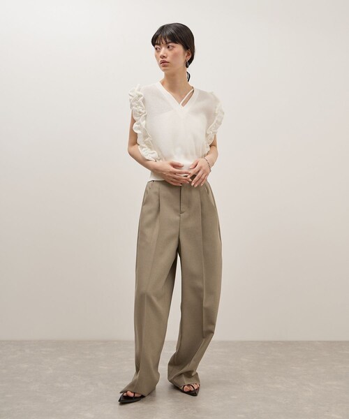 ADAM ET ROPE'(アダムエロペ)の「フリルメッシュジレ(ベスト・レディース・ブラック/ホワイト/サックス・F)」の7枚目の写真