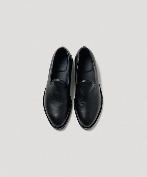 ADAM ET ROPE'(アダムエロペ)の「レザースリッポン(スリッポン・メンズ・ブラック/ブラック系・40.0/41.0/42.0/43.0)」の1枚目の写真