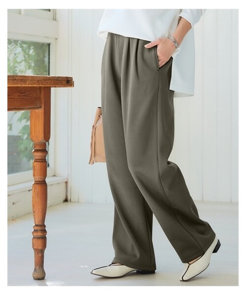 nissen（ニッセン）の「静電防止美脚見えタックワイドパンツ＜大きいサイズ有＞（パンツ・レディース・黒/カーキ・S/M/L/LL/3L）」の4枚目の写真