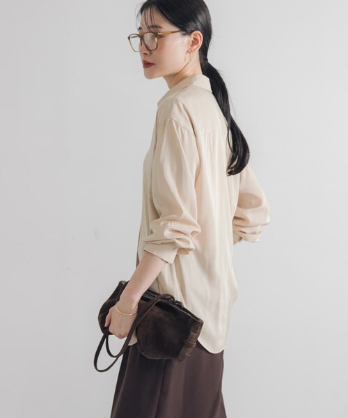 URBAN RESEARCH(アーバンリサーチ)の「レギュラーカラーシルキーシャツ(Tシャツ/カットソー・レディース・OFF/L.BEIGE・FREE)」の14枚目の写真