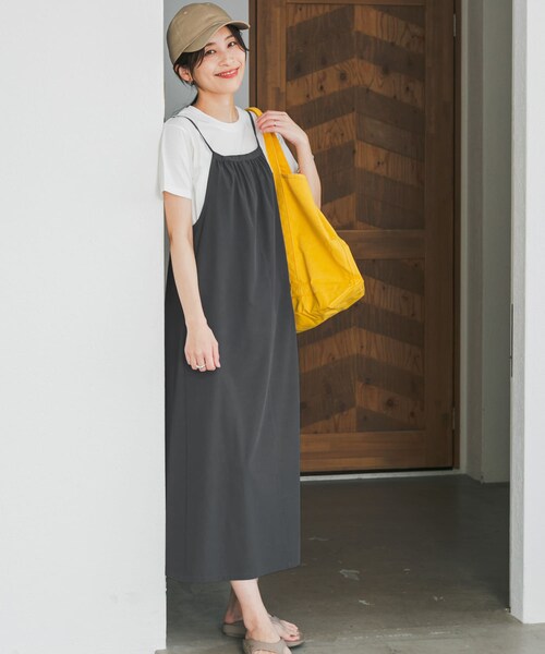 URBAN RESEARCH DOORS(アーバンリサーチドアーズ)の「『仁村紗和さん着用』『UR TECH』サマシェアバックドロストキャミワンピース(ワンピース・レディース・GRAY/BLACK・M)」の19枚目の写真