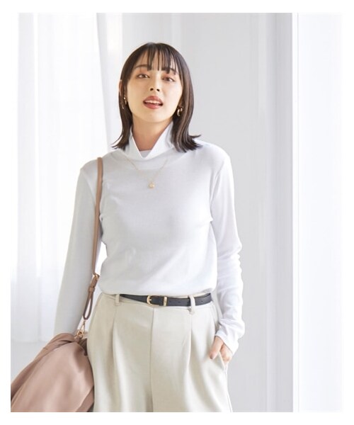 nissen（ニッセン）の「大きいサイズ 綿１００％フライスタートルネックＴシャツ（Tシャツ/カットソー・レディース・杢グレー/オフホワイト/ネイビー/ブラウン/黒/トープブラウン/アシッドイエロー/杢オートミール/カーキ/コーヒーブラウン/フォレストグリーン/オーキッドパープル/ティーグリーン/サンドベージュ/チャコールネイビー/セピアブラウン/ベイクドピンク/キャメルモカ/クラウドブルー/カナリアイエロー/スモーキーグリーン/グレイッシュカーキ/ワイン/グレーベージュ・L/LL/3L/4L/5L/6L/8L/10L）」の5枚目の写真