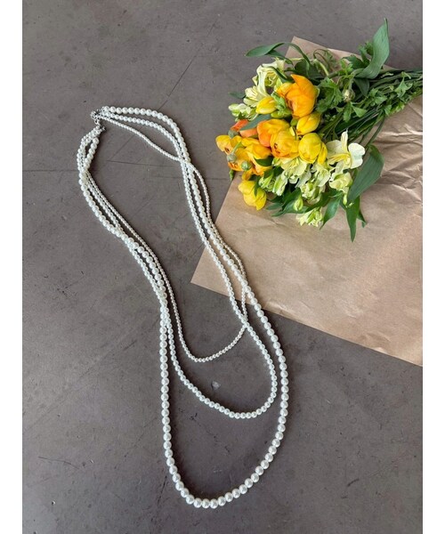 EVRIS（エヴリス）の「LONG PEARL CHAIN 3連 ネックレス（ネックレス・レディース・ホワイト・F）」の5枚目の写真